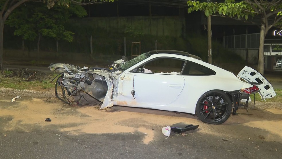 Empresário que dirigia Porsche vira réu por homicídio doloso; passageiro morreu